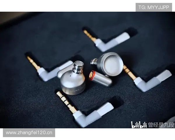 耳机裁判系统如何影响场上判罚？揭秘沟通机制与规则边界